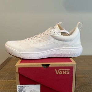 Vans White Sneakers Classic Low-Top Design, Ultrarange EXO, 10.5